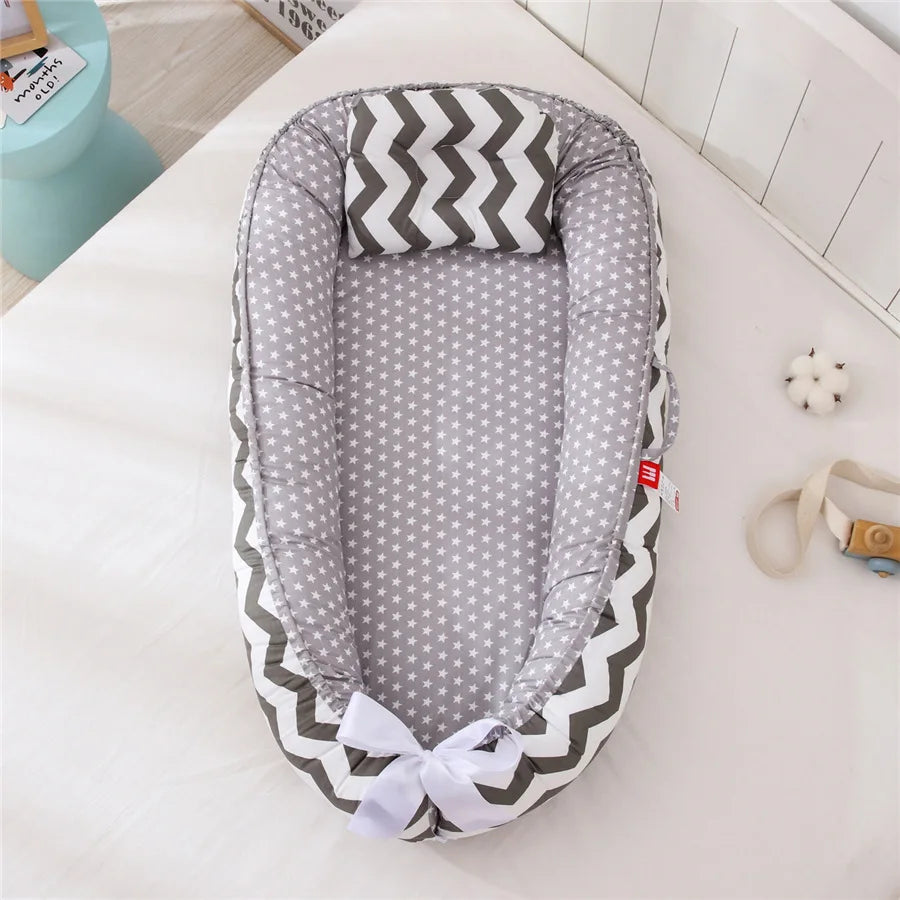 Breathable and detachable cotton portable crib, baby nest, baby pillow, travel crib