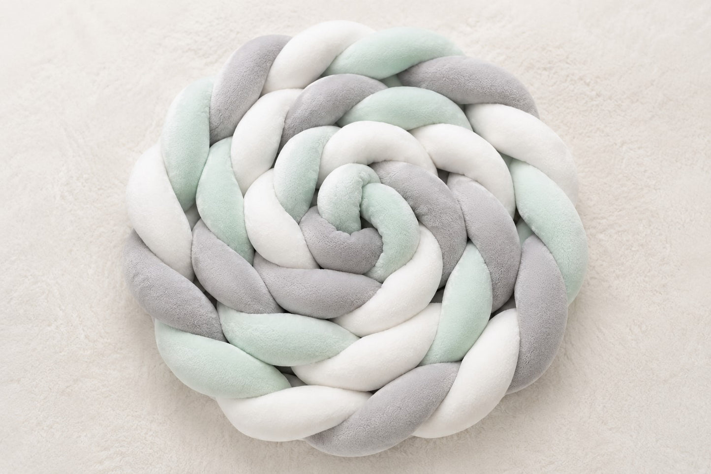 Tour de lit tressé 3 brins vert gris blanc pour lit bébé 60 × 120 cm