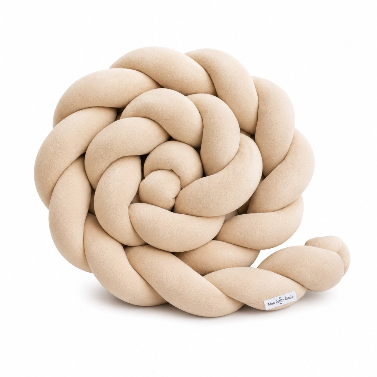 Tour de lit bébé tressé beige doux et respirant pour protéger des barreaux.